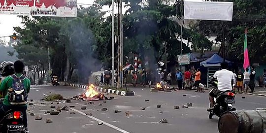 Massa di Sorong Papua Kembali Demo Desak Insiden di Surabaya dan Malang Dituntaskan