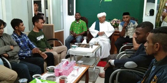 Usai Bentrok dengan Warga, Mahasiswa Papua Barat Sowan ke Ulama Makassar