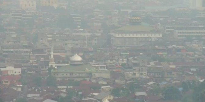 Kabut Asap Selimuti Pekanbaru, Jarak Pandang Cuma 1,5 Kilometer