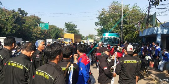 Tuntut Kesejahteraan, Buruh se-Banten Demo Istana Negara