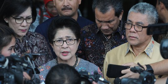 Menkes Nila Moeloek Berikan Keterangan Usai Lakukan Pertemuan di KPK