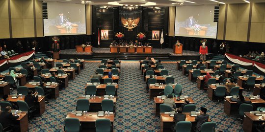 Pro Kontra Anggaran Pakaian Dinas DPRD DKI Jakarta dan Pin Emas