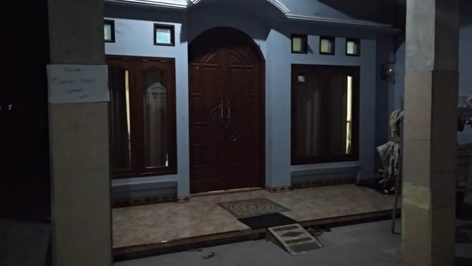 densus 88 gerebek rumah di lamongan