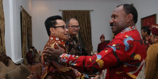 Bangun Suasana Damai, Wali Kota Malang & Bupati Puncak Papua Bertemu di Padang