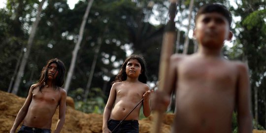 Ketika Keluarga Suku Amazon Kehilangan Segalanya