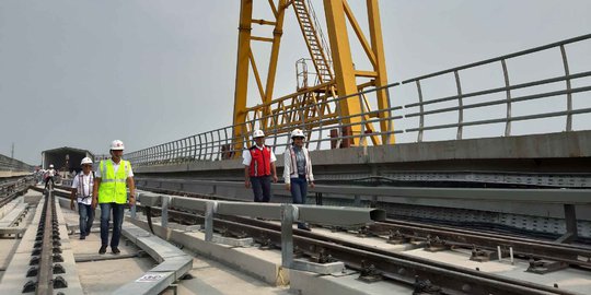 Menteri Rini Janji LRT Tidak Akan Mati Lampu