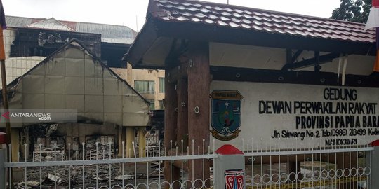 Polda Papua Barat Buru Provokator Pembakaran Gedung Sekretariat MRP