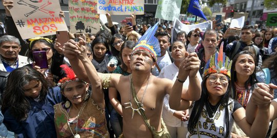 Hutan Amazon Terbakar, Demonstran Sedunia Protes Presiden Brasil