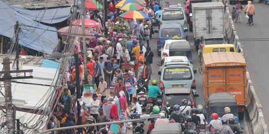 Dinas Bina Marga DKI Akui Sulitnya Atur PKL Tanah Abang