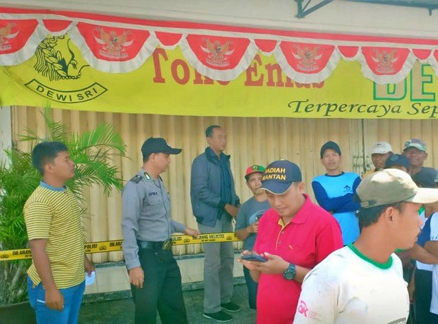 warga gagalkan perampokan toko emas di magetan