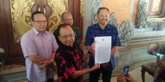 Hentikan Reklamasi Benoa, Koster Minta Pelindo III Perbaiki Kerusakan Lingkungan