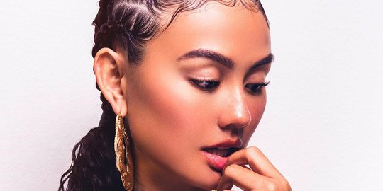 Agnez Mo Tak Ambil Pusing Dengan Komentar Negatif Netizen
