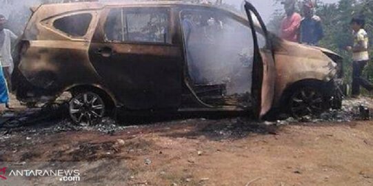 Polisi Pastikan Dua Mayat Dalam Mobil Terbakar Korban Pembunuhan