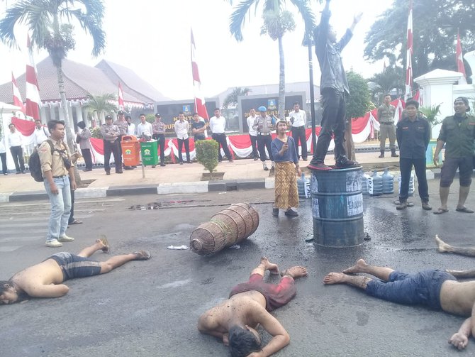 mahasiswa tuntut pemkab serang tangani pencemaran sungai ciujung