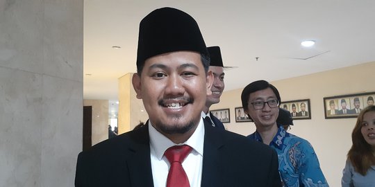 PSI: Terima Gaji Hak Atas Kinerja, Pin Emas Pemborosan