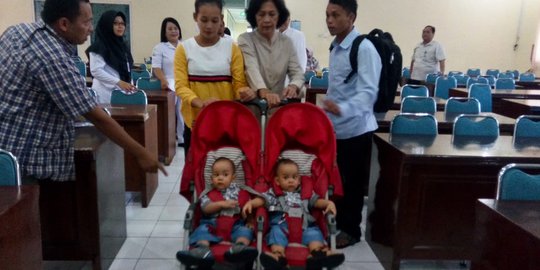 Bayi Kembar Adam dan Malik Pulang Kampung Setelah Dipisahkan