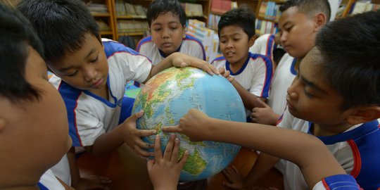 Antusiasme Siswa SD Cari Tahu Lokasi Ibu Kota Baru