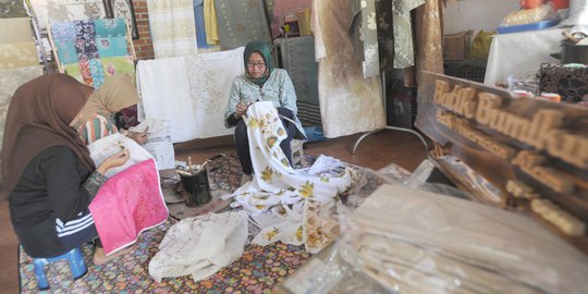 Pemberdayaan Kaum Ibu di Kampung Batik Cibuluh