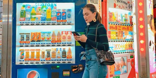 Luna Maya Tak Menyangka Acara Ulang Tahunnya Berlangsung Meriah