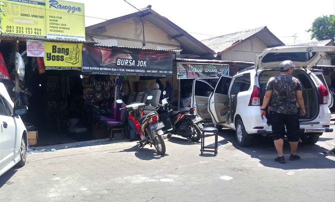 pasar klithikan notoharjo