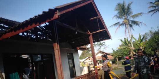 Rumah di Garut Terbakar, Diduga Akibat Balita Main Korek Api