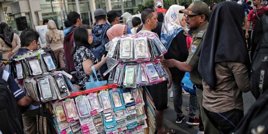 Cara Pemkot Surabaya Kelola PKL: Relokasi ke Sentra Wisata Kuliner