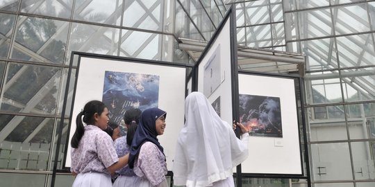 Antusiasme Siswa SD Kunjungi Pameran Foto Rekam Jakarta