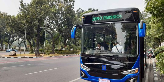 Bos Transjakarta: 14.000 Orang Naik Bus Listrik Selama Uji Coba