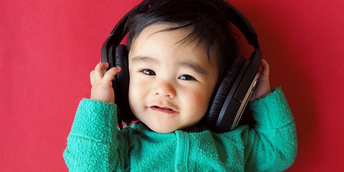 Apakah Perlu Memakaikan Pelindung Telinga pada Bayi Ketika Berada di Tempat Bising?