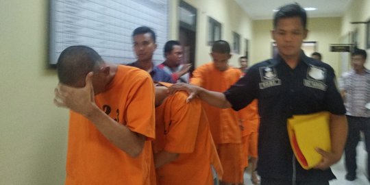 Lagi Asyik Nyabu di Kamar Indekos, Mantan Kades di Serang Dicokok Polisi