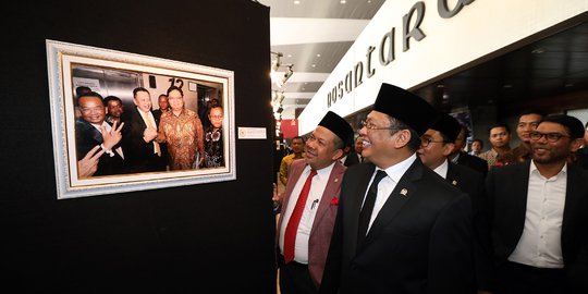 Pameran Foto Ramaikan Perayaan HUT ke-74 DPR