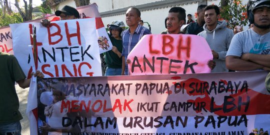 LBH Surabaya Didemo Puluhan Orang, Didesak Tak Ikut Campur soal Mahasiswa Papua