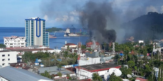 Demo Anarkis di Jayapura, Lapas Dibobol, Polsek dan Pertokoan Dibakar