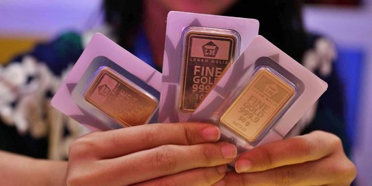 Harga Emas Jelang Akhir Pekan Turun Rp5.000 Menjadi Rp766.000 per Gram