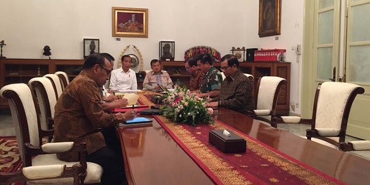 Gelar Rapat Pengamanan Papua, Jokowi Instruksikan Tindak Tegas Aparat Rasis