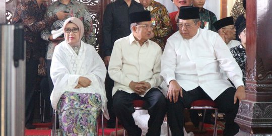 JK, Sandiaga, Aburizal dan Hendropriyono Melayat Ibunda SBY di Cikeas