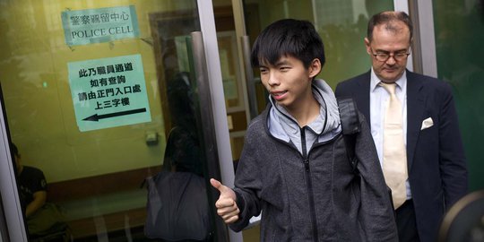 Aktivis Hong Kong Joshua Wong dan Agnes Chow Dibebaskan dengan Jaminan