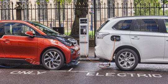 PLN Buka Peluang Kerja Sama dengan Swasta Sediakan Pengisian Energi Mobil Listrik