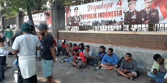 Tuntut 2 Rekan Dibebaskan, Aliansi Mahasiswa Papua Geruduk Polda Metro