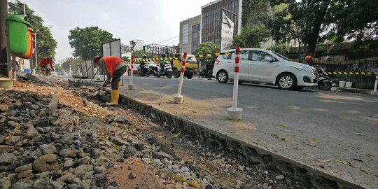 Revitalisasi Trotoar Dikiritik Karena Ada Kabel Serat Optik Ikut Terpotong