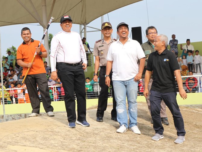 bupati siak alfedri membuka kejuaraan bmx local competition