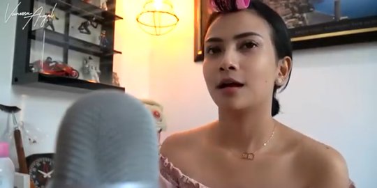 Dinilai Berbau Sensual, Konten Pertama Vanessa Angel di Youtube Panen Hujatan