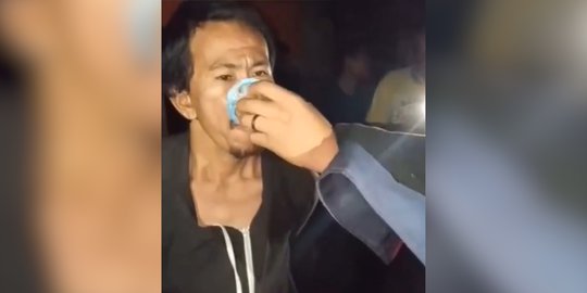 Viral Video Pelaku Pencurian Dipaksa Minum Air Cabai