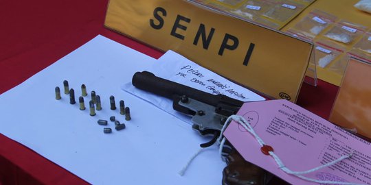 Bongkar Peredaran Narkoba di Sidoarjo, Polisi Tangkap 90 Orang dan Sita Senjata Api