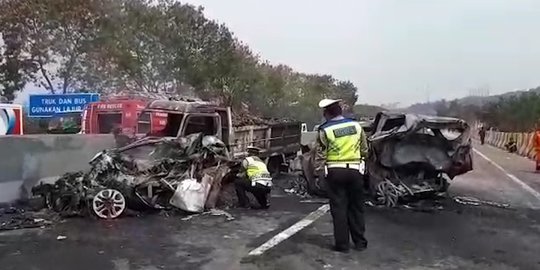 Polda Jabar Pakai Metode TAA Selidiki Sebab Kecelakaan Beruntun di Tol Cipularang