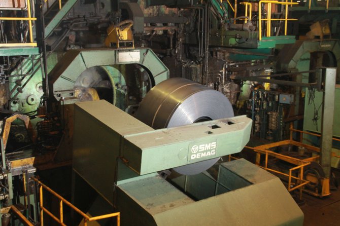 pt ks produksi baja komersial perdana dari hasil blast furnace