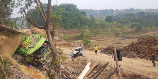 Mobilnya Masuk ke Jurang, Reza Selamat dari Kecelakaan Cipularang