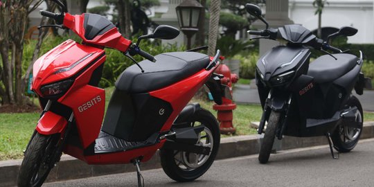 Pemerintah Sebut Baterai Motor Listrik Bakal Dijual di Minimarket