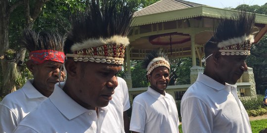 Jokowi Pesan Jaga Keamanan saat Bertemu Pemenang Gapura dari Papua