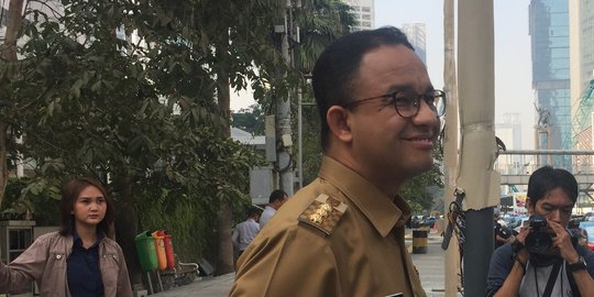 Merasa Sudah Pindahkan PKL, Anies Anggap Putusan MA Kedaluwarsa